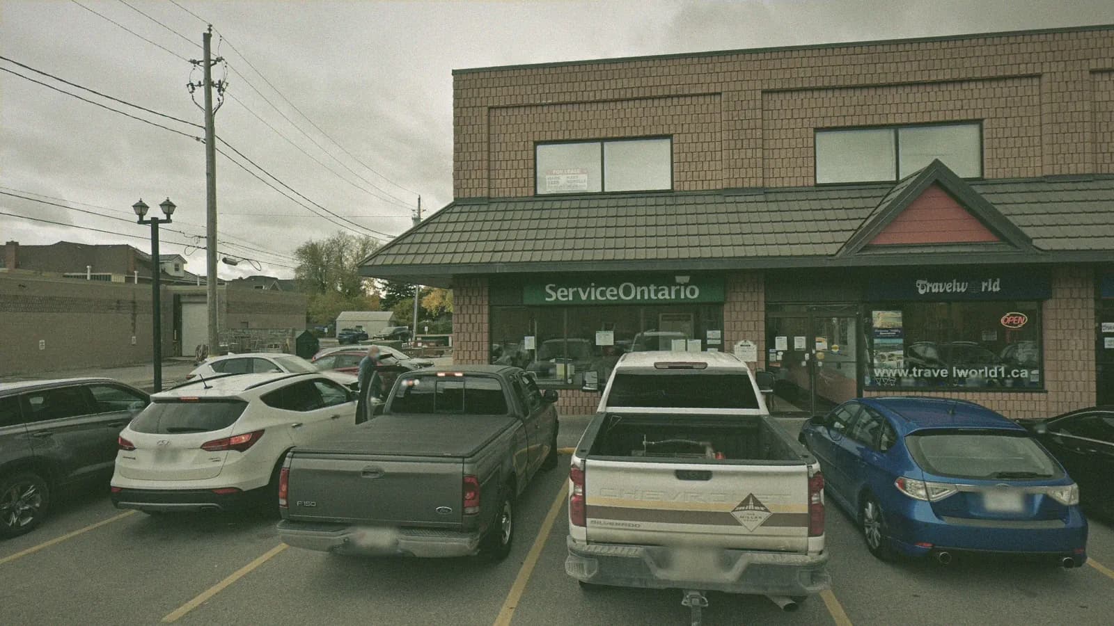 ServiceOntario, 191 Hurontario St, Unit 6, Collingwood, the building DriveTest uses as its Collingwood travel point, seen from the street