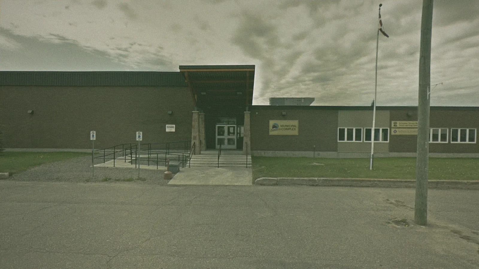 Schreiber Municipal Complex, 204 Alberta St, Schreiber, the building DriveTest uses as its Schreiber travel point, seen from the street