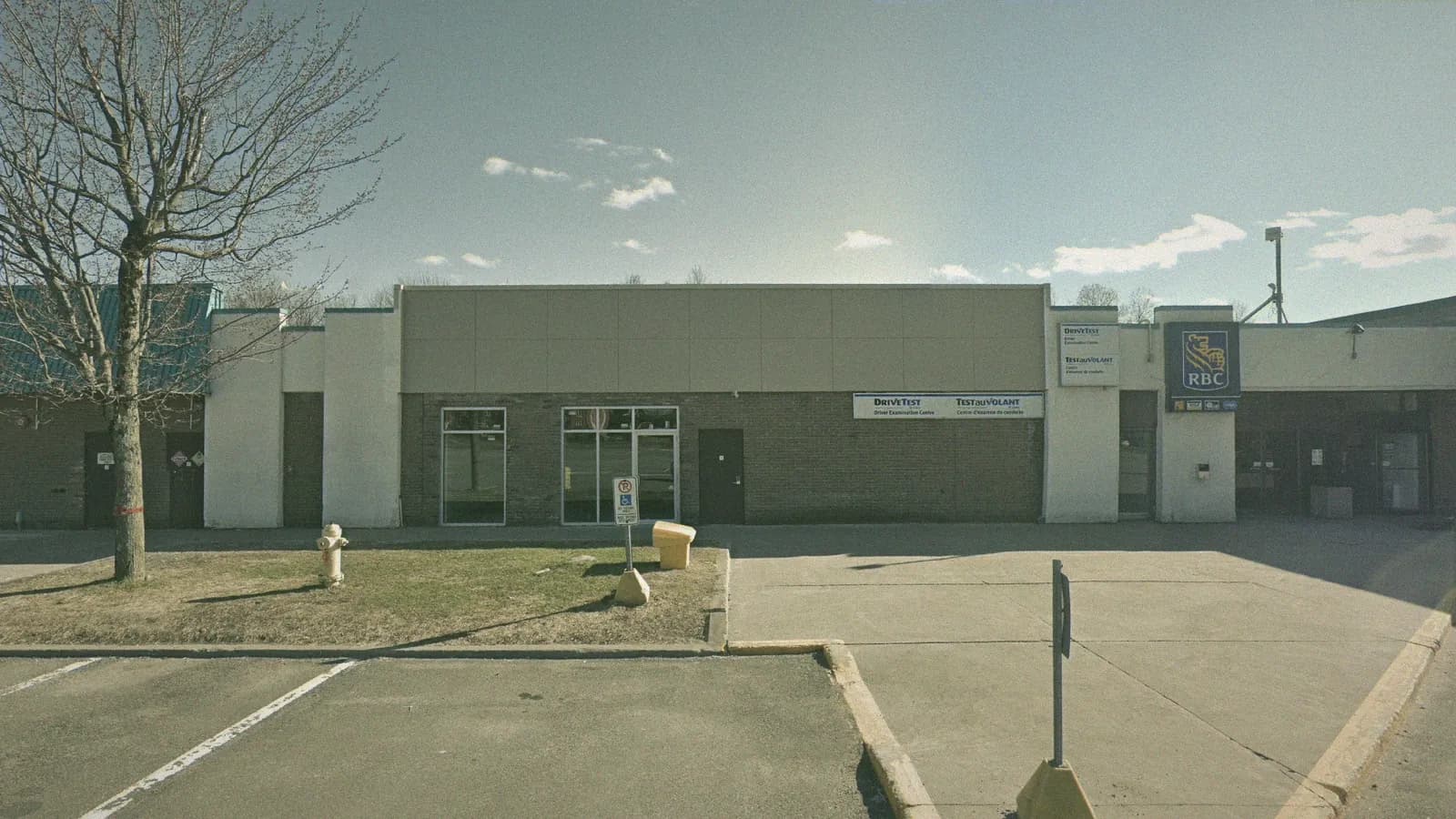 DriveTest Hawkesbury at Hawkesbury Mall, 400 Spence Ave, Unit 19, Hawkesbury, seen from the street