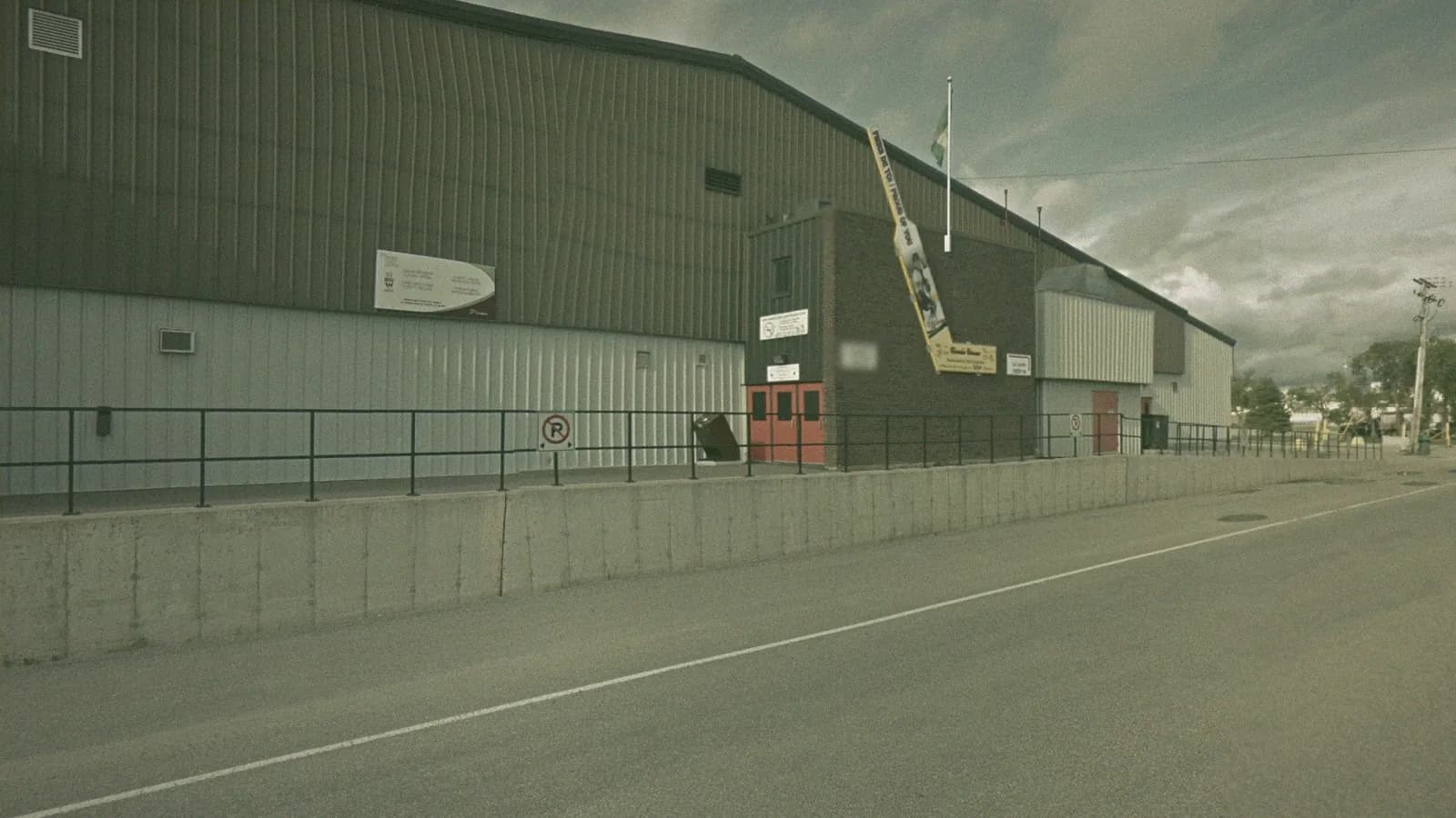 Two Ice Tournament Community Hall, Claude Larose Recreation Centre, 34 Tenth St, Hearst, the building DriveTest uses as its Hearst travel point, seen from the street