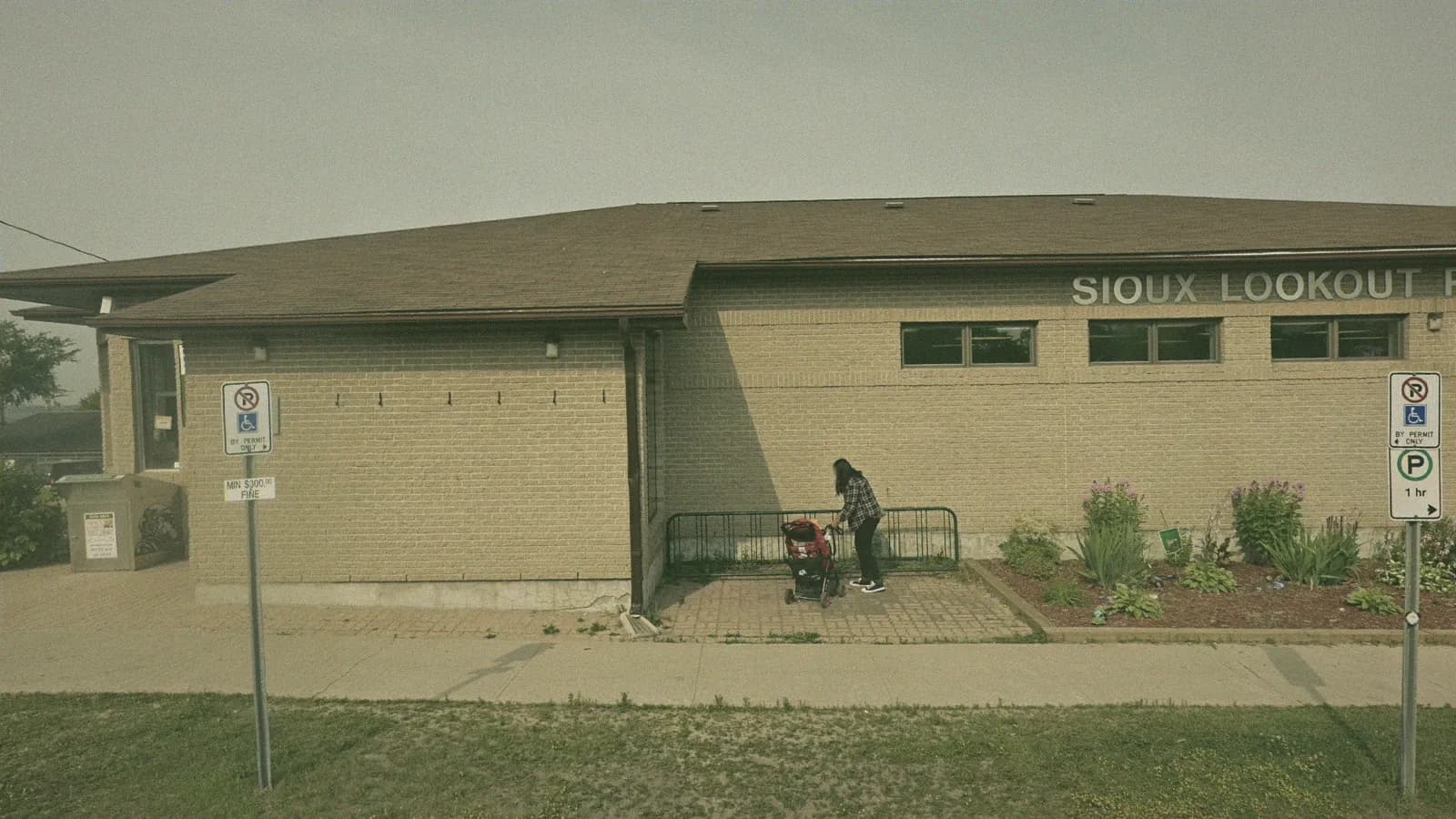 Sioux Lookout Public Library, 21 Fifth Ave, PO Box 1028, Sioux Lookout, the building DriveTest uses as its Sioux Lookout travel point, seen from the street