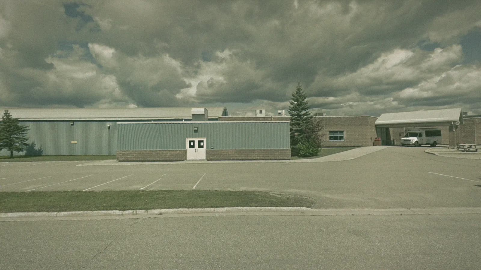 Michipicoten Memorial Community Centre, 85-90 Chris Simon Dr, PO Box 500, Wawa, the building DriveTest uses as its Wawa travel point, seen from the street